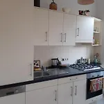 Appartamento Charmantes, Helles City-apartment - Nahe Hafen, Schloss & Altstadt