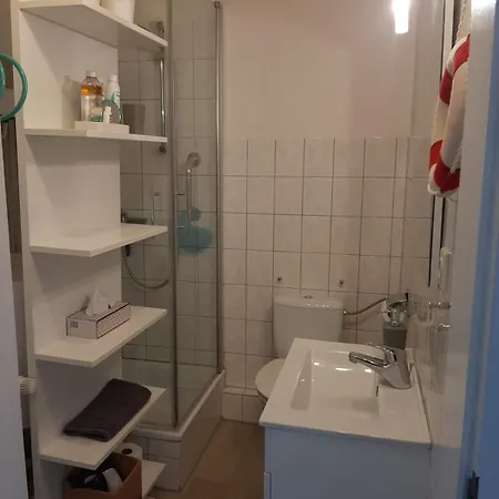 Апартаменти Charmantes, Helles City-apartment - Nahe Hafen, Schloss & Altstadt